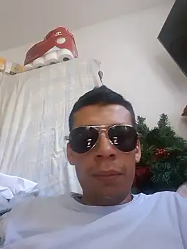 Snapshot of josehot151515 chatting on January 8, 3:03 pm josehot151515 online show from January 8, 3:03 pm