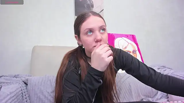 Snapshot of Kvetachka chatting on December 20, 4:20 am Kvetachka online show from December 20, 4:20 am