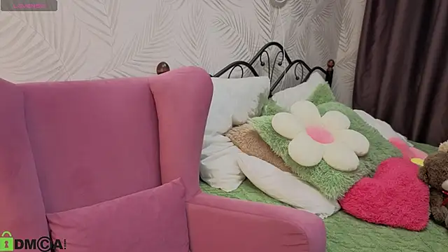 Snapshot of Kvetachka chatting on September 10, 12:43 am Kvetachka online show from September 10, 12:43 am