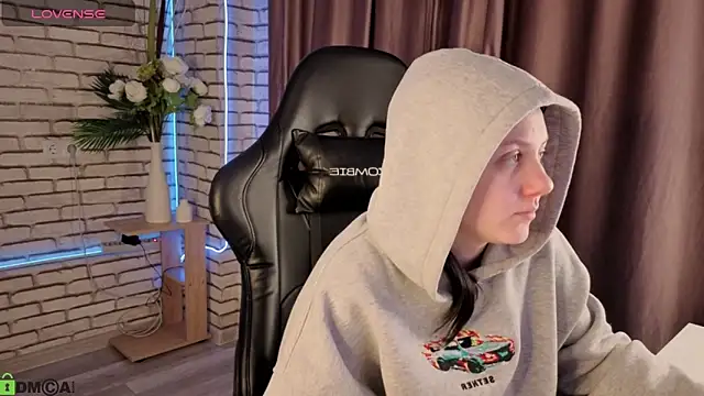 Snapshot of Kvetachka chatting on December 2, 1:00 am Kvetachka online show from December 2, 1:00 am