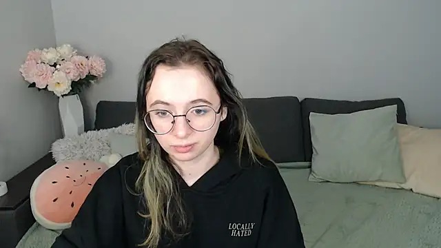 Mini Diva online show from October 29, 9:11 am