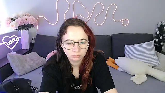 Mini Diva online show from March 14, 9:26 am