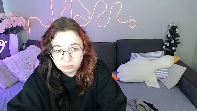 Mini Diva online show from March 23, 9:13 am