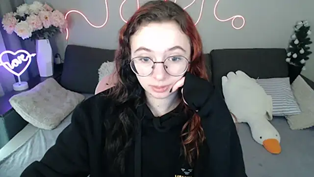 Mini Diva online show from March 31, 8:48 am