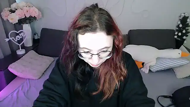 Mini Diva online show from April 4, 8:56 am