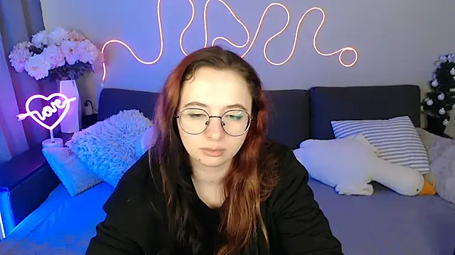 Mini Diva online show from April 20, 8:17 am