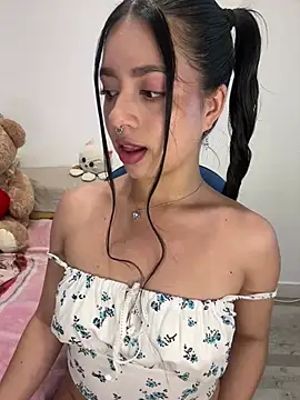 AliceJovovich online show from January 28, 5:46 pm