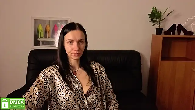 annakillianox online show from June 9, 5:30 am