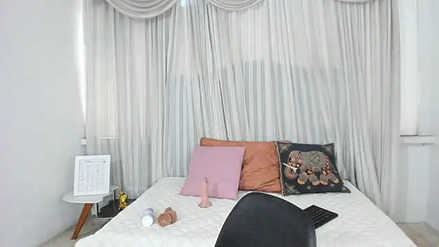 Uzra hayed online show from March 18, 5:05 pm