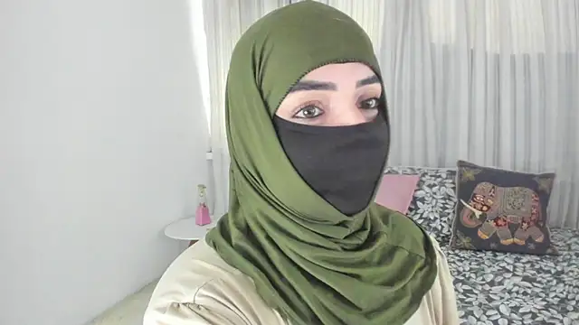 Uzra hayed online show from April 27, 2:04 pm