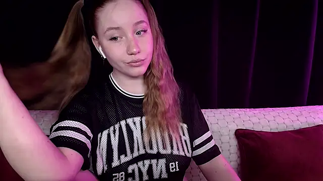 SindiWatsoon online show from February 8, 5:50 pm