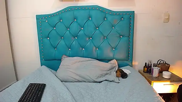 luly pink online show from January 29, 4:05 am