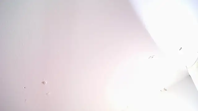 luly pink online show from November 8, 4:01 am