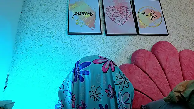 Snapshot of luly_pink chatting on June 23, 5:05 am luly pink online show from June 23, 5:05 am