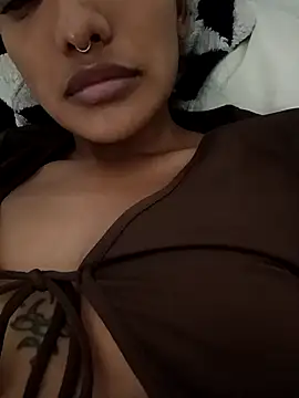 VictoireFeller online show from May 2, 4:50 am