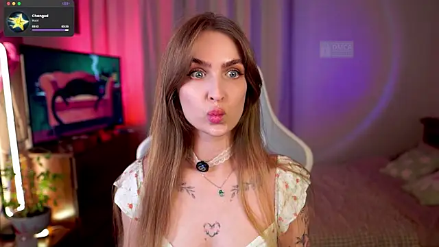 Snapshot of Kamila_icee chatting on July 11, 9:49 pm Kamila icee online show from July 11, 9:49 pm