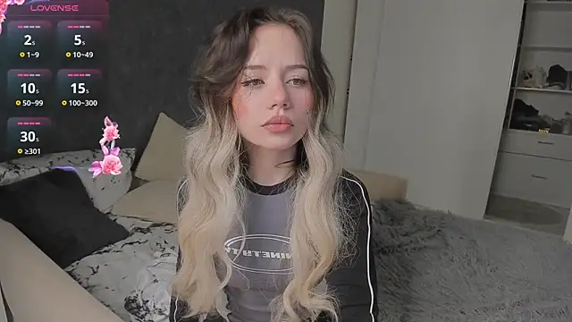 KellyBarton online show from December 18, 11:40 pm