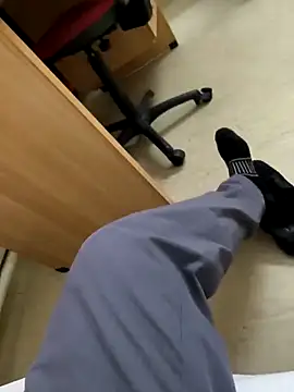 onbifeet online show from March 13, 6:12 pm