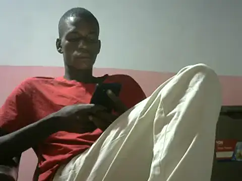 Snapshot of Bigras0011 chatting on January 8, 2:03 am Bigras0011 online show from January 8, 2:03 am