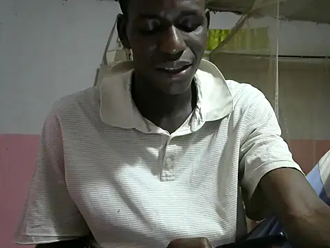 Snapshot of Bigras0011 chatting on September 29, 2:55 pm Bigras0011 online show from September 29, 2:55 pm