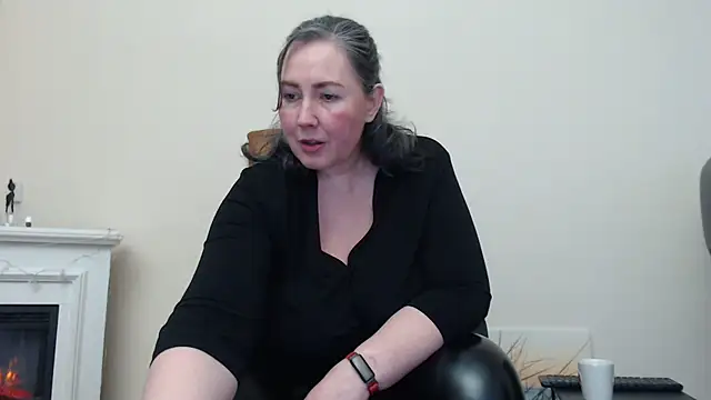 MilfGina online show from March 14, 8:28 pm