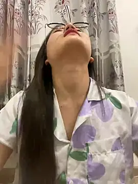 Krixxi22 online show from March 5, 2:45 pm