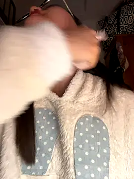 Krixxi22 online show from November 18, 3:05 pm