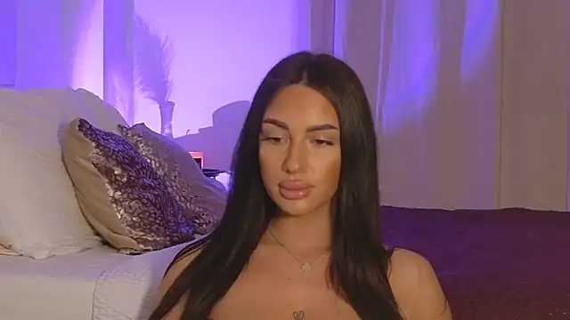 Snapshot of LuanaDess chatting on March 21, 12:48 am LuanaDess online show from March 21, 12:48 am