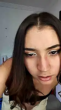 Snapshot of karla_cute01 chatting on January 1, 5:43 am karla cute01 online show from January 1, 5:43 am