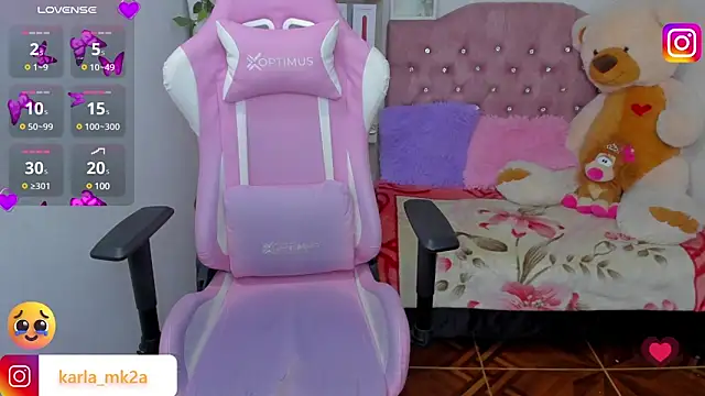 Snapshot of karla_cute01 chatting on March 12, 6:11 pm karla cute01 online show from March 12, 6:11 pm