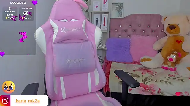 Snapshot of karla_cute01 chatting on March 19, 11:14 pm karla cute01 online show from March 19, 11:14 pm