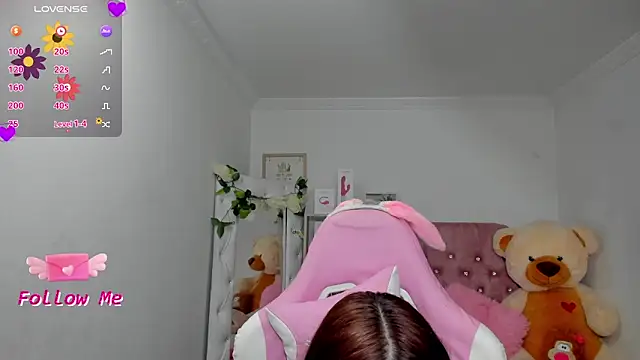 Snapshot of karla_cute01 chatting on March 22, 8:37 pm karla cute01 online show from March 22, 8:37 pm