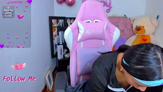 Snapshot of karla_cute01 chatting on October 12, 5:17 am karla cute01 online show from October 12, 5:17 am