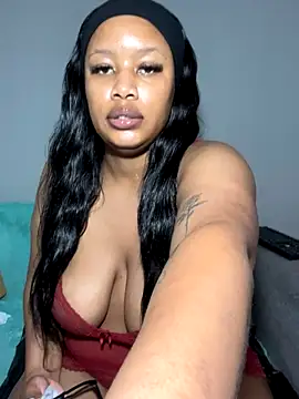 MimiCurves online show from October 11, 11:20 am