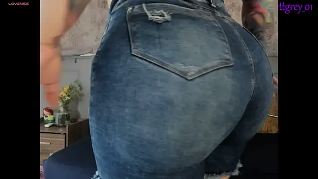 Snapshot of Scarlett_grey1 chatting on December 30, 12:00 am Scarlett grey1 online show from December 30, 12:00 am