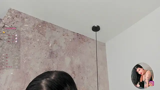 Snapshot of Scarlett_grey1 chatting on February 15, 11:39 am Scarlett grey1 online show from February 15, 11:39 am