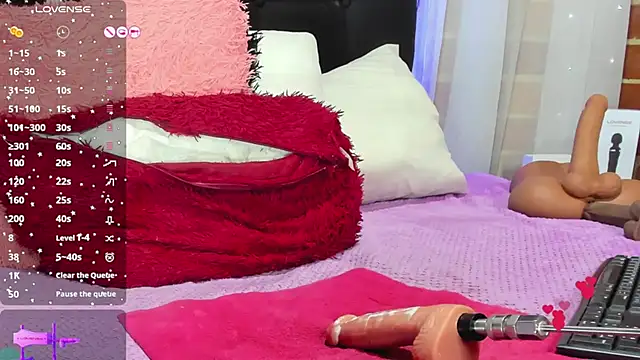 Hanna horny  online show from February 28, 11:34 pm