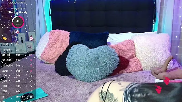 Hanna horny  online show from November 18, 10:03 pm