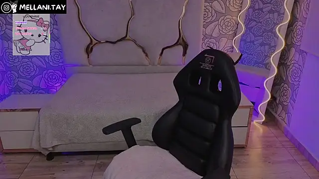 Snapshot of Mellani_tay chatting on November 27, 3:19 am Mellani tay online show from November 27, 3:19 am