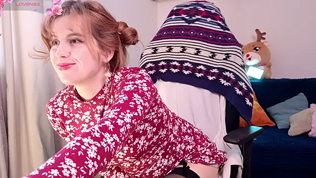 Snapshot of Lisa_sweetheels chatting on February 17, 5:58 am Lisa sweetheels online show from February 17, 5:58 am