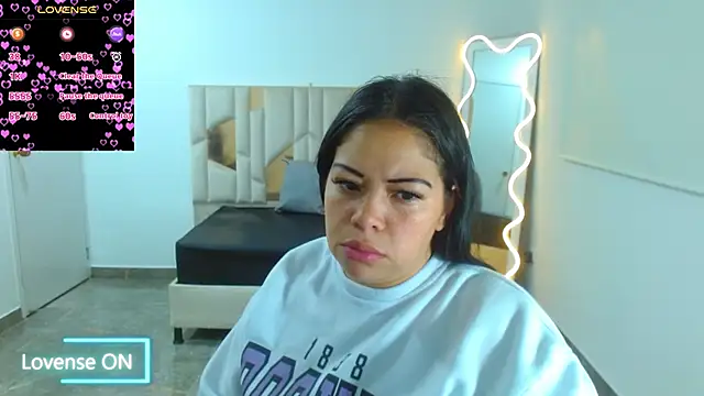 martinna tay online show from February 4, 1:02 am