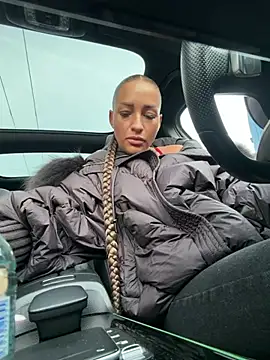 LovingBlondie online show from February 12, 6:08 am