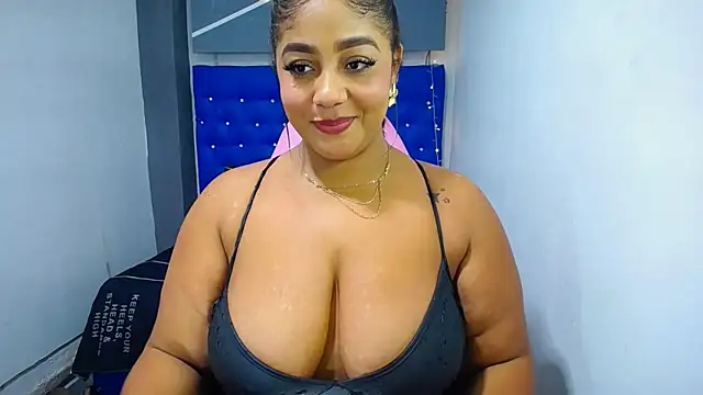 Snapshot of Mady_Kolemam chatting on November 16, 1:00 am Mady Kolemam online show from November 16, 1:00 am