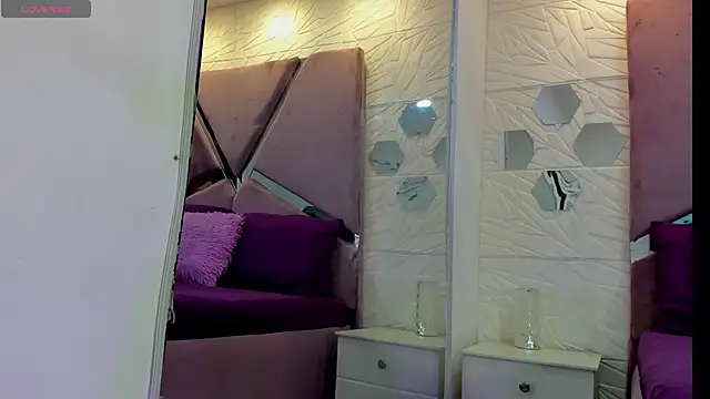 Charlotte Ice1 online show from September 27, 4:45 pm