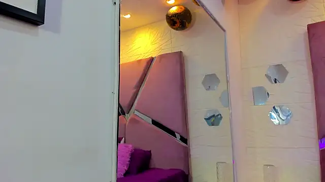 Charlotte Ice1 online show from November 6, 4:19 pm