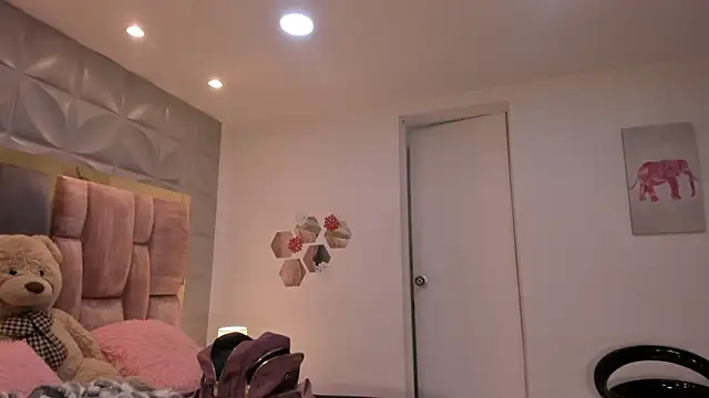 Charlotte Ice1 online show from March 12, 3:29 pm