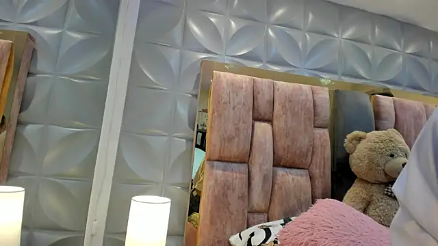 Snapshot of Charlotte_Ice1 chatting on May 14, 4:47 pm Charlotte Ice1 online show from May 14, 4:47 pm