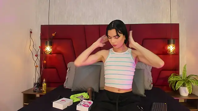 LadyLuminary online show from December 4, 8:17 pm