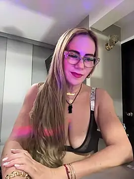 LARIANA RIVERA23 online show from March 9, 6:06 am