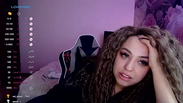  Just a queen 3 online show from December 3, 9:23 pm